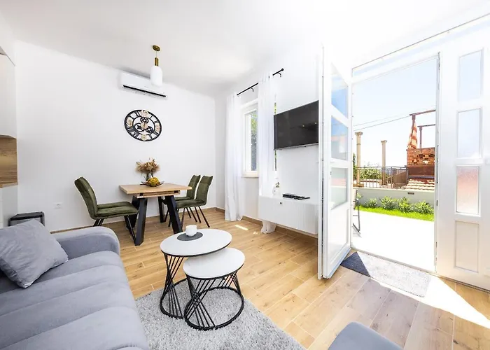 Apartment M