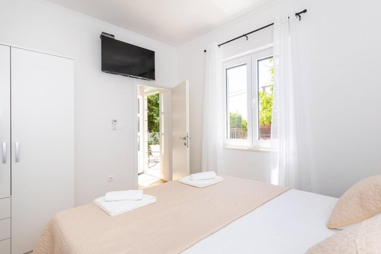 M Apartman *