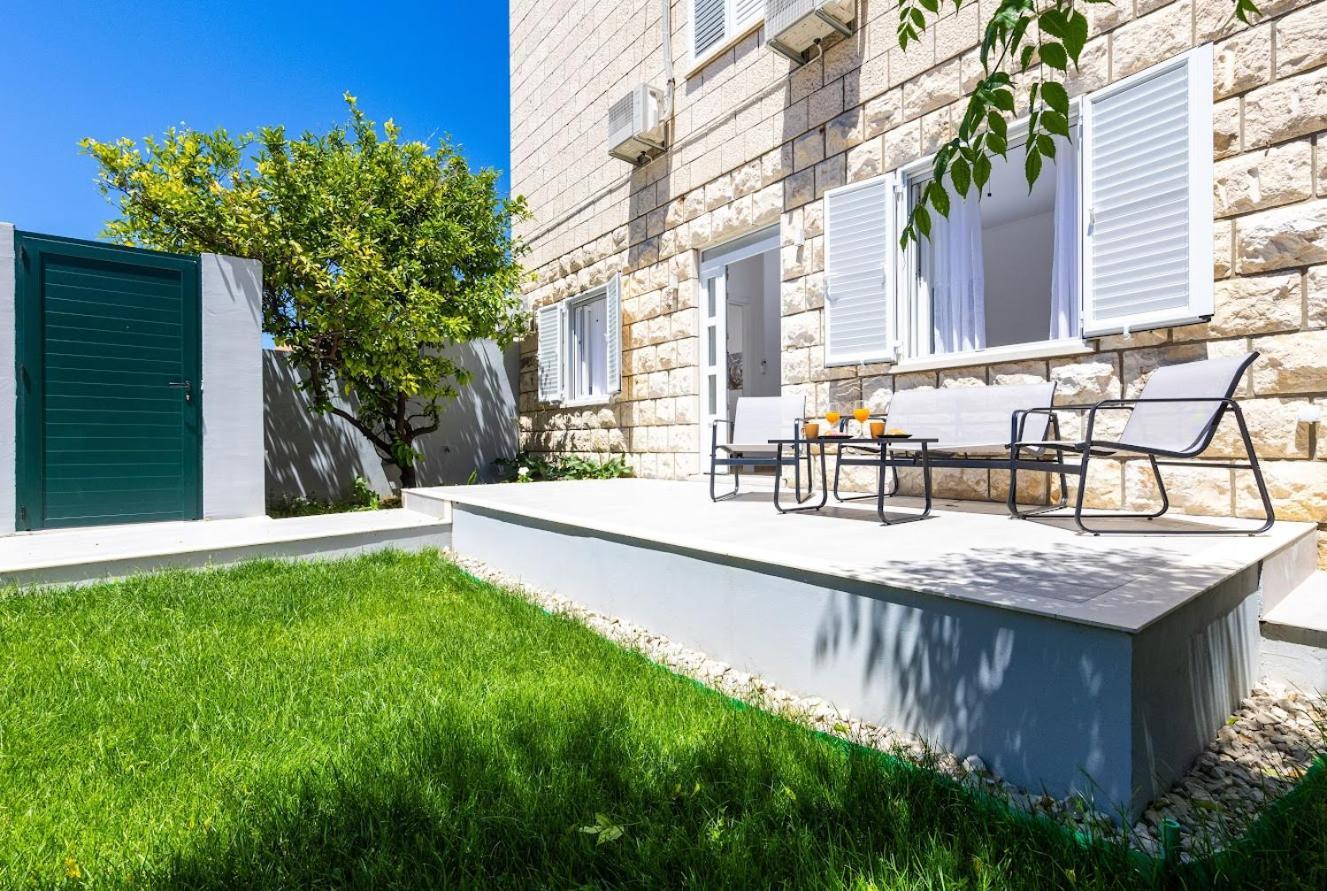 Apartman M *